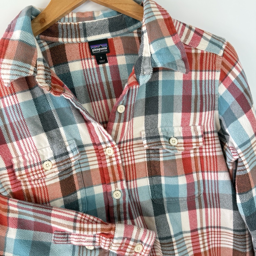 Patagonia Long Sleeved Fjord Flannel Shirt Womens 6 Aqua/Red Plaid Organic $119